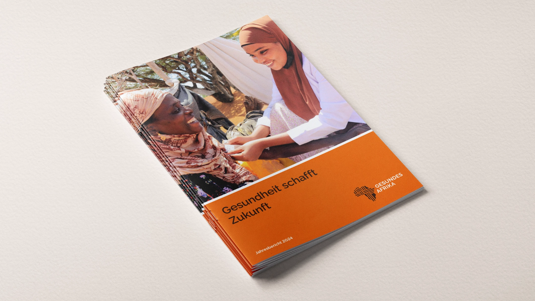 Gesundes Afrika, Jahresbericht 2024, Titelseite mit Foto